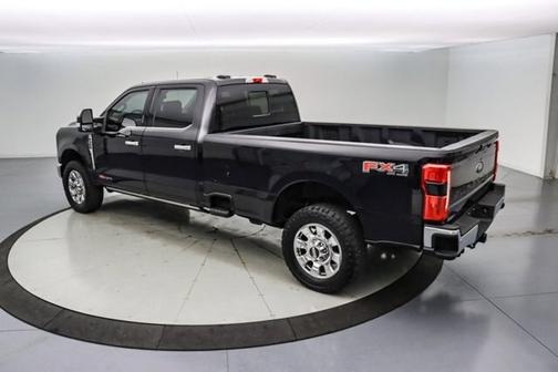 2024 Ford F-350 LARIAT SUPER DUTY