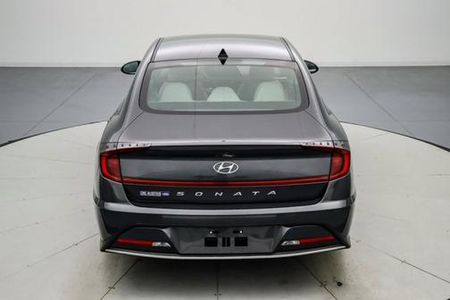2022 Hyundai SONATA SE