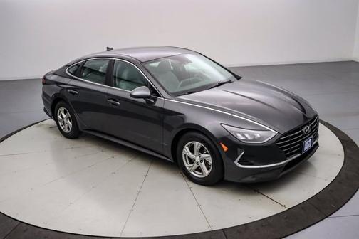 2022 Hyundai SONATA SE