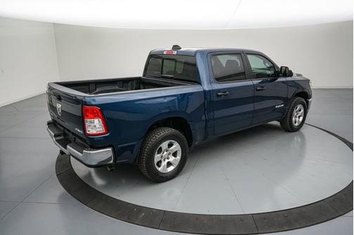 Patriot Blue Pearlcoat 2024 RAM 1500 BIG HORN/LONE STAR