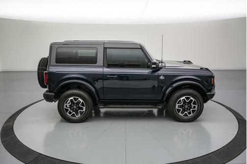 ANTIMATTER BLUE METALLIC 2021 Ford Bronco OUTER BANKS