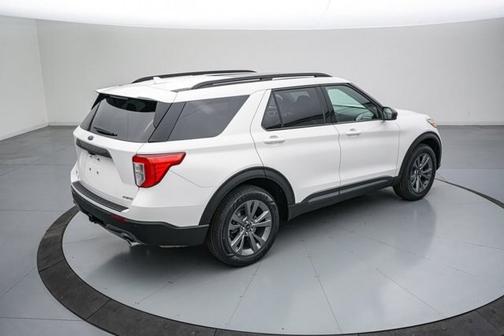 STAR WHITE MET TRI-COAT 2023 Ford Explorer XLT