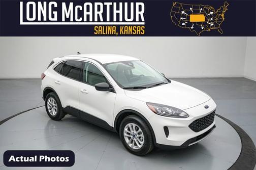 STAR WHITE METALLIC TRI-COA 2022 Ford Escape SE