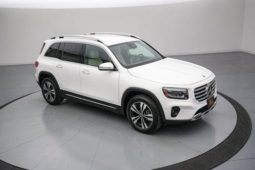 Polar White 2025 Mercedes-Benz GLB 250 BASE 4MATIC