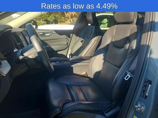 2022 Volvo XC60 B6 Inscription