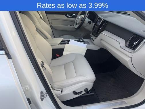 2023 Volvo XC60 B5 Plus Bright Theme
