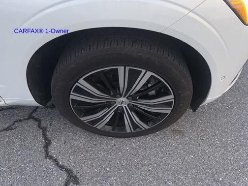 2023 Volvo XC60 B5 Plus Bright Theme