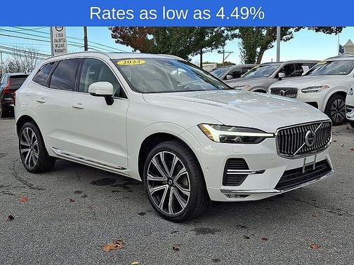 2023 Volvo XC60 B5 Ultimate Bright Theme