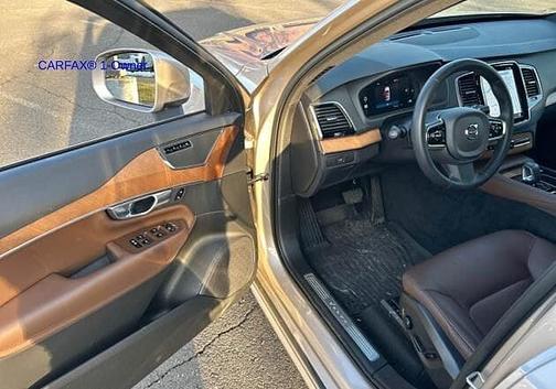 2023 Volvo XC90 Plus