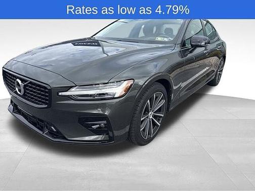 2022 Volvo S60 B5 Momentum