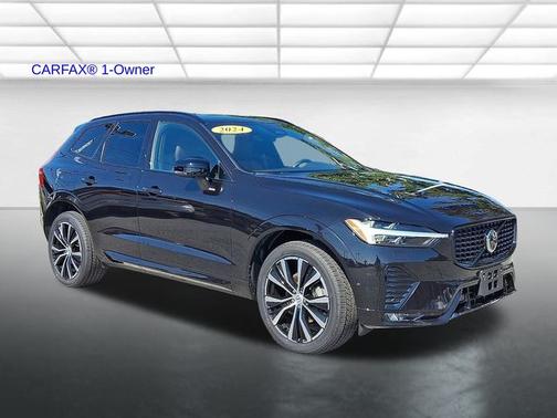 2024 Volvo XC60 B5 Plus Dark Theme