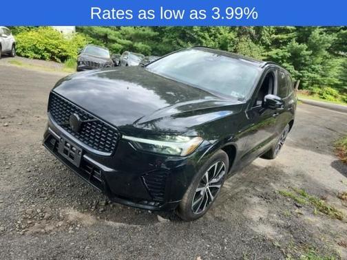 2024 Volvo XC60 B5 Plus Dark Theme