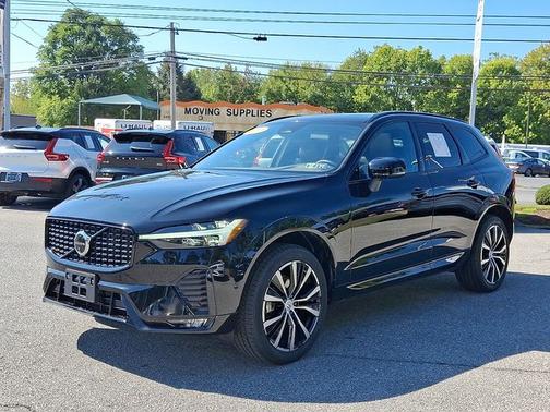 2024 Volvo XC60 B5 Plus Dark Theme