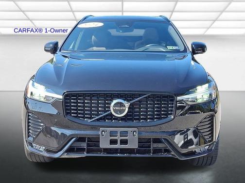 2024 Volvo XC60 B5 Plus Dark Theme