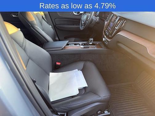 2024 Volvo XC60 Plus