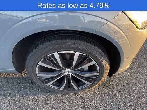 2024 Volvo XC60 Plus