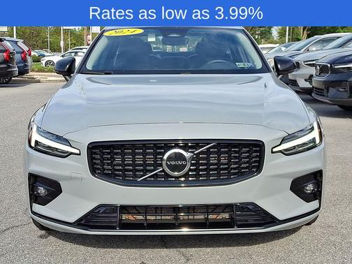 2024 Volvo S60 B5 Core Dark Theme