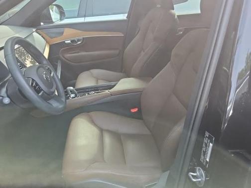2024 Volvo XC90 B6 Plus Bright Theme
