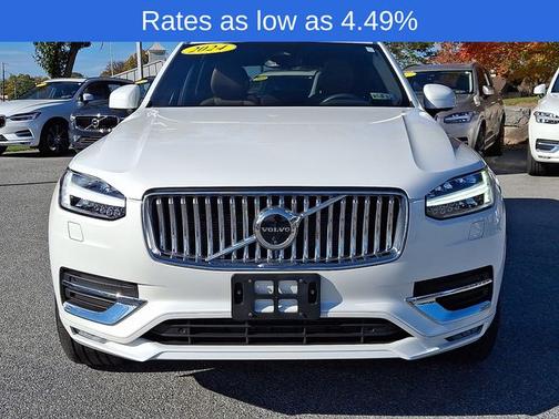 2024 Volvo XC90 B6 Plus Bright Theme