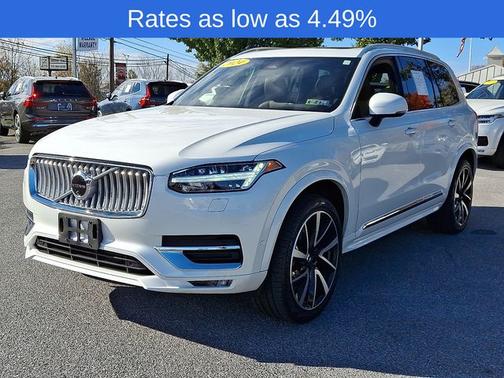 2024 Volvo XC90 B6 Plus Bright Theme