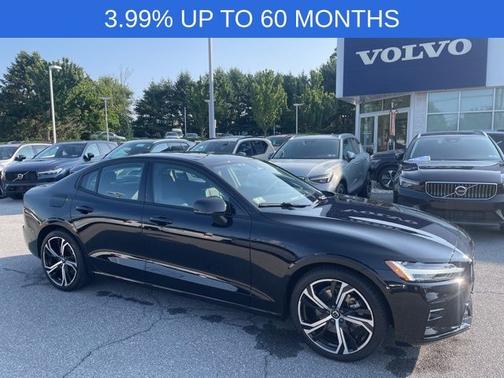 2024 Volvo S60 B5 Plus Dark Theme