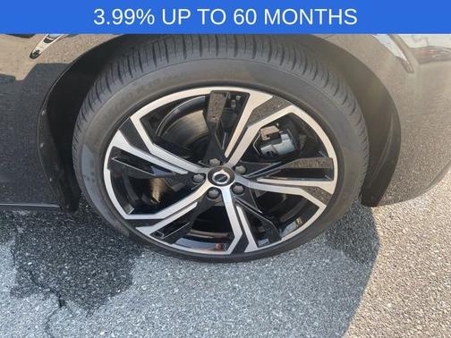 2024 Volvo S60 B5 Plus Dark Theme