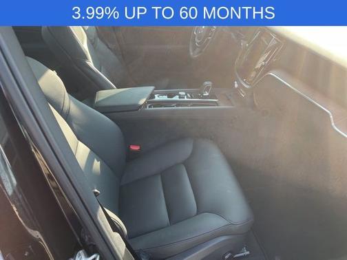 2024 Volvo S60 B5 Plus Dark Theme