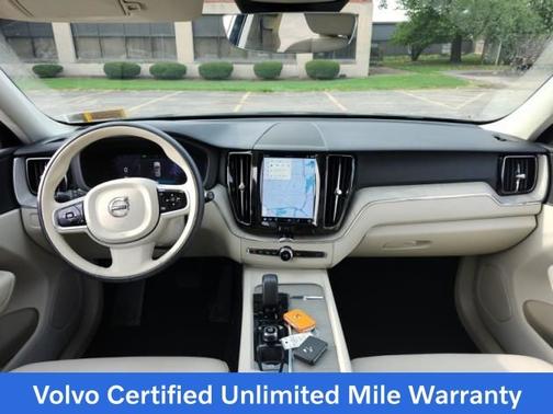 2023 Volvo XC60 B5 Plus Bright Theme