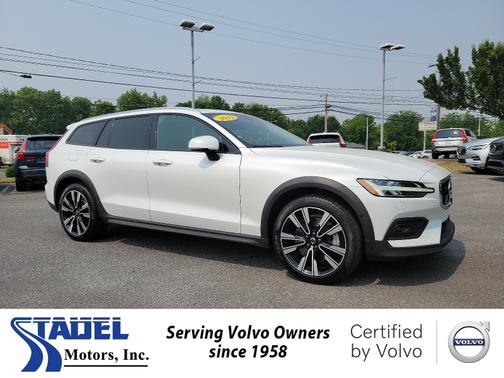 2022 Volvo V60 Cross Country T5 AWD