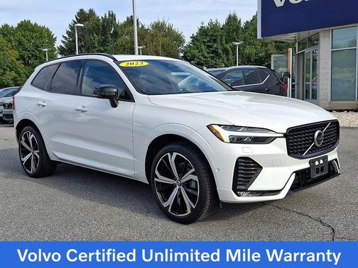 2023 Volvo XC60 B5 Ultimate Dark Theme