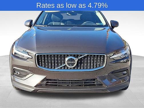 2024 Volvo V60 Cross Country Plus