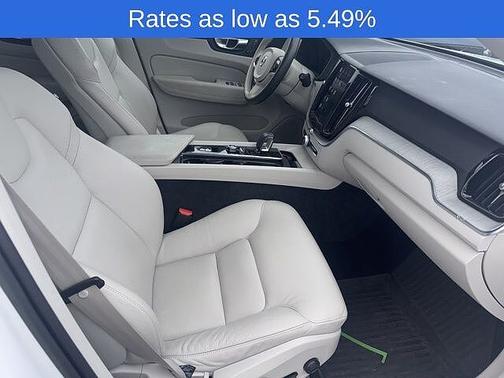 2023 Volvo XC60 Plus