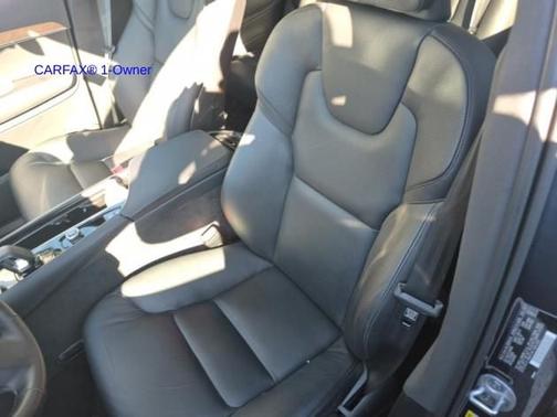 2024 Volvo XC90 B6 Plus Bright Theme