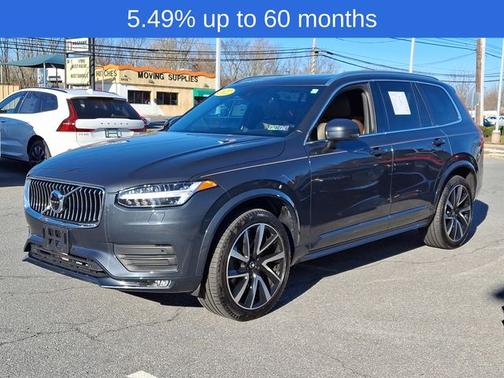 2022 Volvo XC90 T6 Momentum