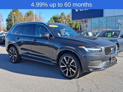 2022 Volvo XC90 T6 Momentum