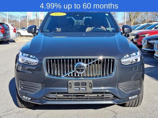 2022 Volvo XC90 T6 Momentum