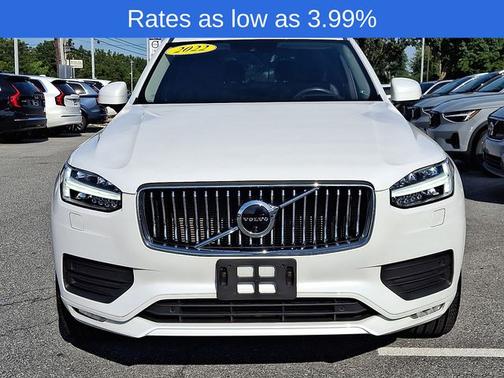 2022 Volvo XC90 T6 Momentum