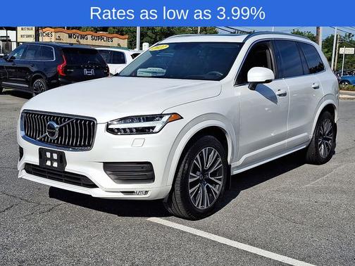 2022 Volvo XC90 T6 Momentum