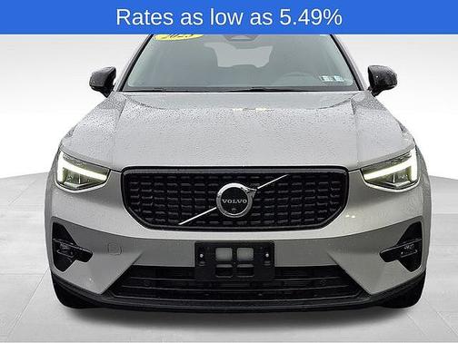 Silver Dawn 2023 Volvo XC40 Plus