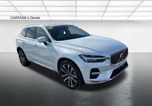 2023 Volvo XC60 B5 Ultimate Bright Theme