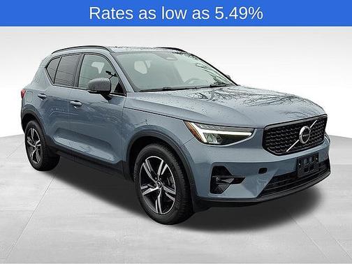 Thunder Grey 2023 Volvo XC40 Plus