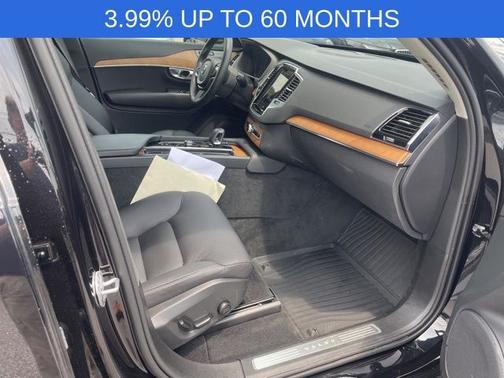 2024 Volvo XC90 B6 Plus Bright Theme 6-Seater