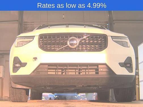 2025 Volvo XC40 Plus