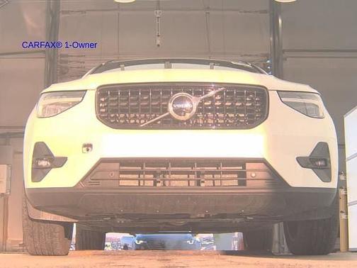 2025 Volvo XC40 Plus