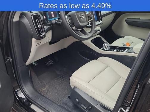 2024 Volvo XC40 Plus