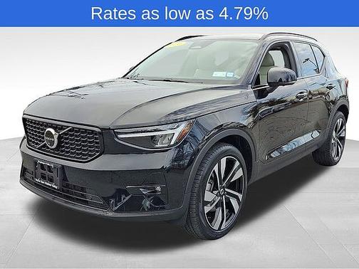 2024 Volvo XC40 Plus
