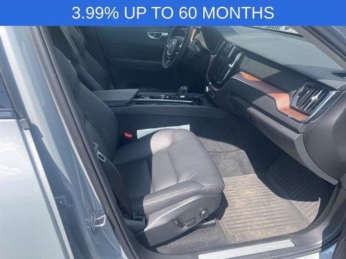 2024 Volvo XC60 Recharge Plug-In Hybrid T8 Plus Dark Theme