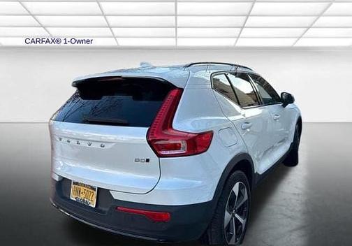 Crystal White 2023 Volvo XC40 Plus