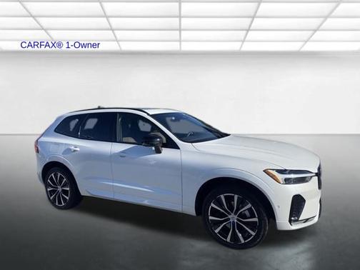 2023 Volvo XC60 B5 Plus Dark Theme