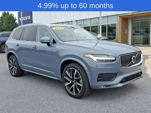 2022 Volvo XC90 T6 Momentum